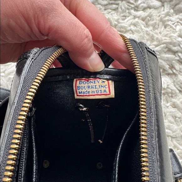 🔥Flash Sale!🔥 Dooney & Bourke Vintage Barrel Bag - Picture 10 of 10